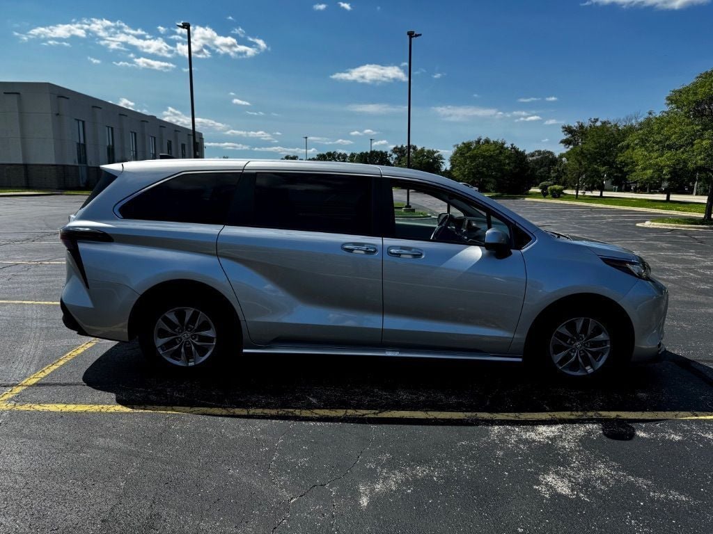 2023 Toyota Sienna XLE 7 Passenger