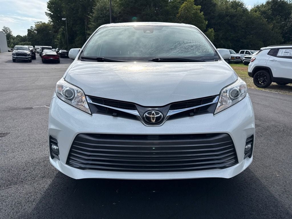 2020 Toyota Sienna XLE Premium 8 Passenger
