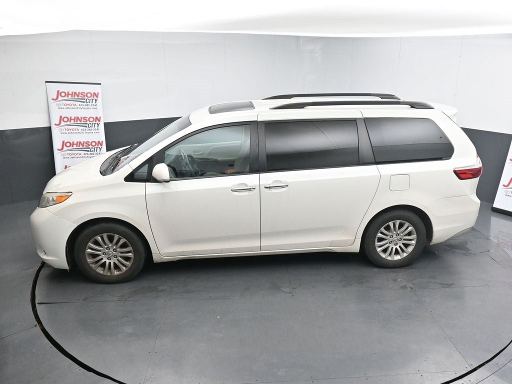 2017 Toyota Sienna XLE 7 Passenger