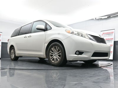 2017 Toyota Sienna XLE 7 Passenger