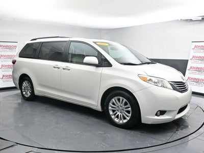 2017 Toyota Sienna XLE 7 Passenger