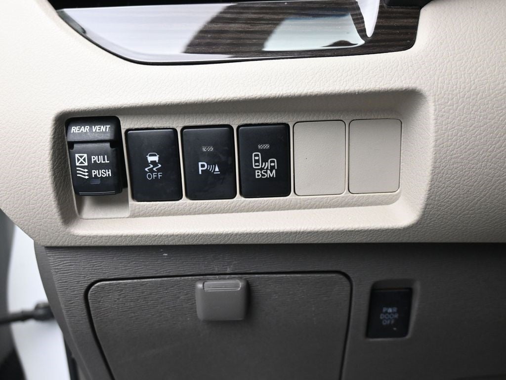 2017 Toyota Sienna XLE 7 Passenger