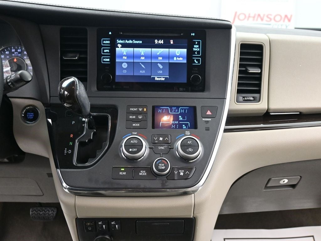 2017 Toyota Sienna XLE 7 Passenger