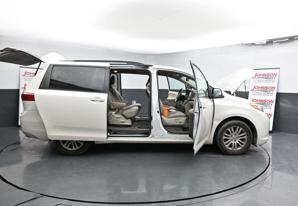 2017 Toyota Sienna XLE 7 Passenger