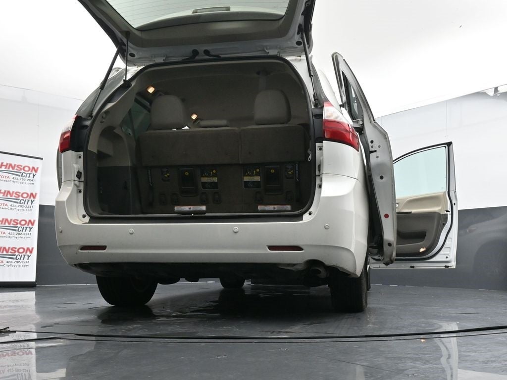 2017 Toyota Sienna XLE 7 Passenger