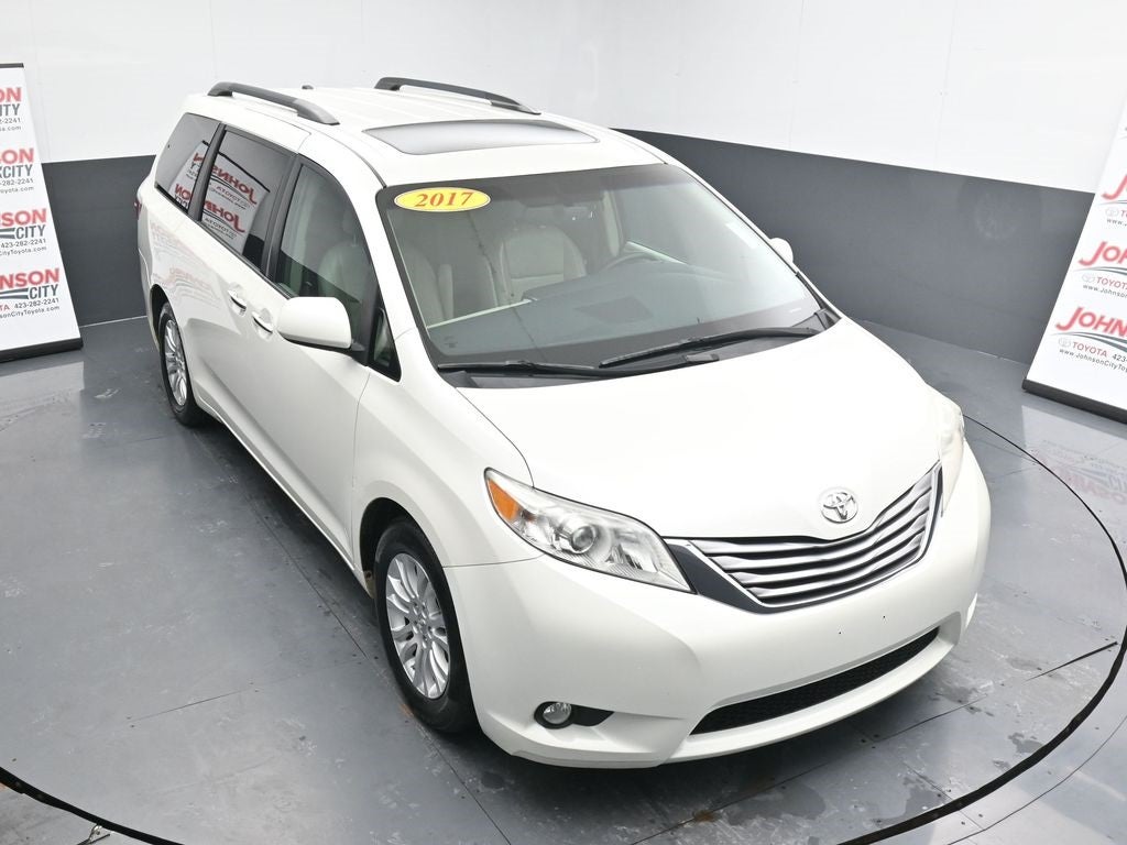 2017 Toyota Sienna XLE 7 Passenger
