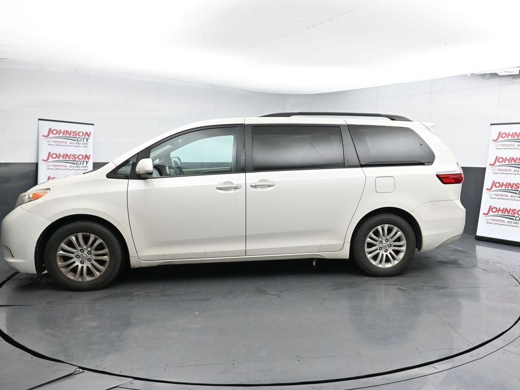 2017 Toyota Sienna XLE 7 Passenger