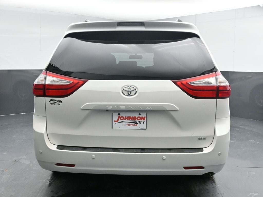 2017 Toyota Sienna XLE 7 Passenger