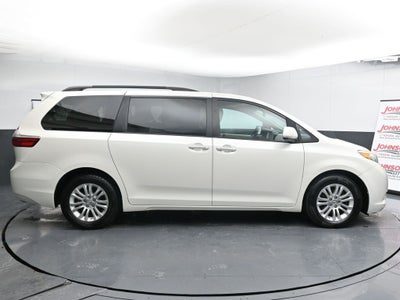 2017 Toyota Sienna XLE 7 Passenger