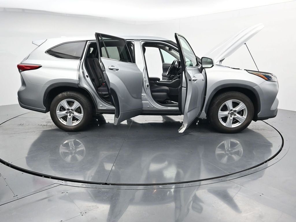 2021 Toyota Highlander LE