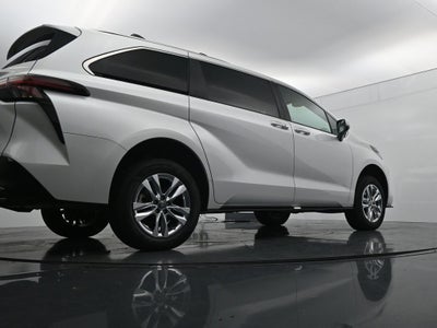 2024 Toyota Sienna Limited 7 Passenger