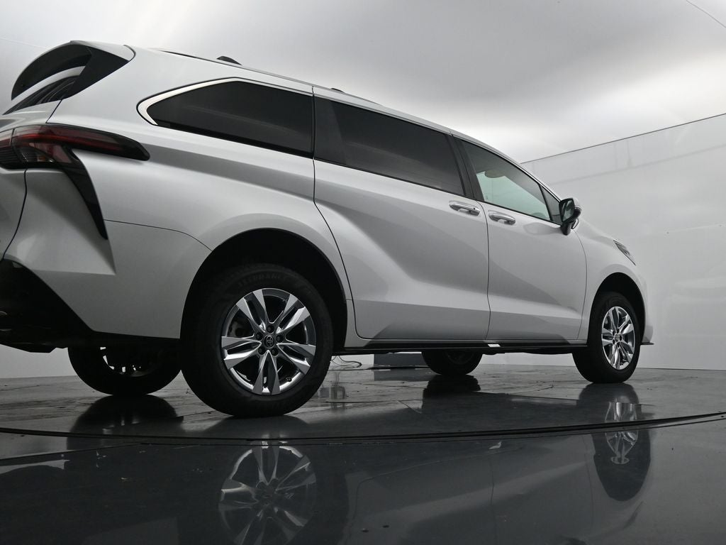 2024 Toyota Sienna Limited 7 Passenger