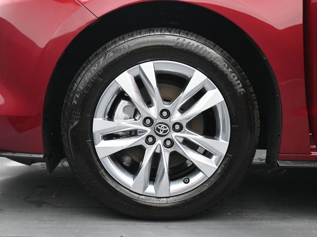 2025 Toyota Sienna Limited 7 Passenger