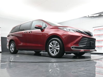 2025 Toyota Sienna Limited 7 Passenger