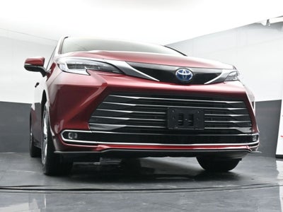 2025 Toyota Sienna Limited 7 Passenger