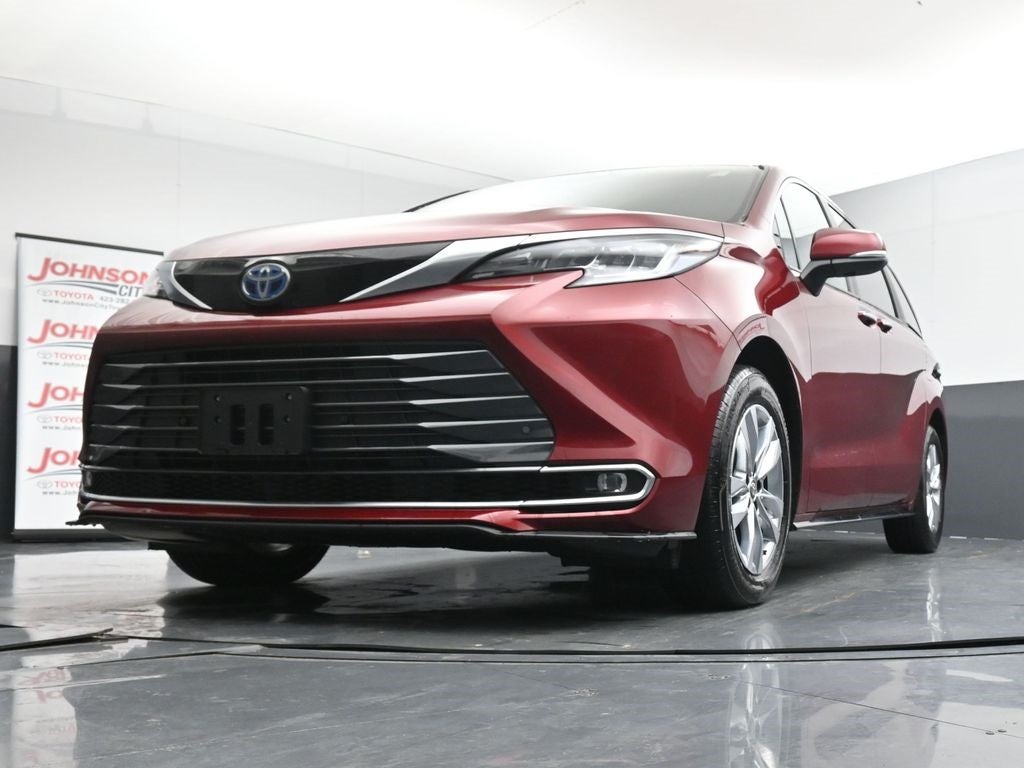 2025 Toyota Sienna Limited 7 Passenger