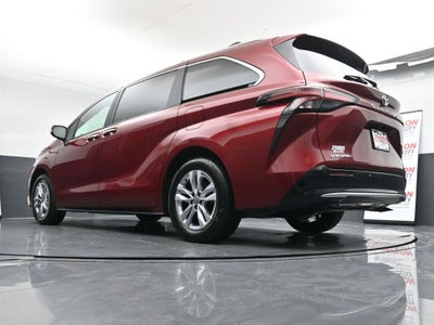 2025 Toyota Sienna Limited 7 Passenger