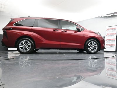 2025 Toyota Sienna Limited 7 Passenger