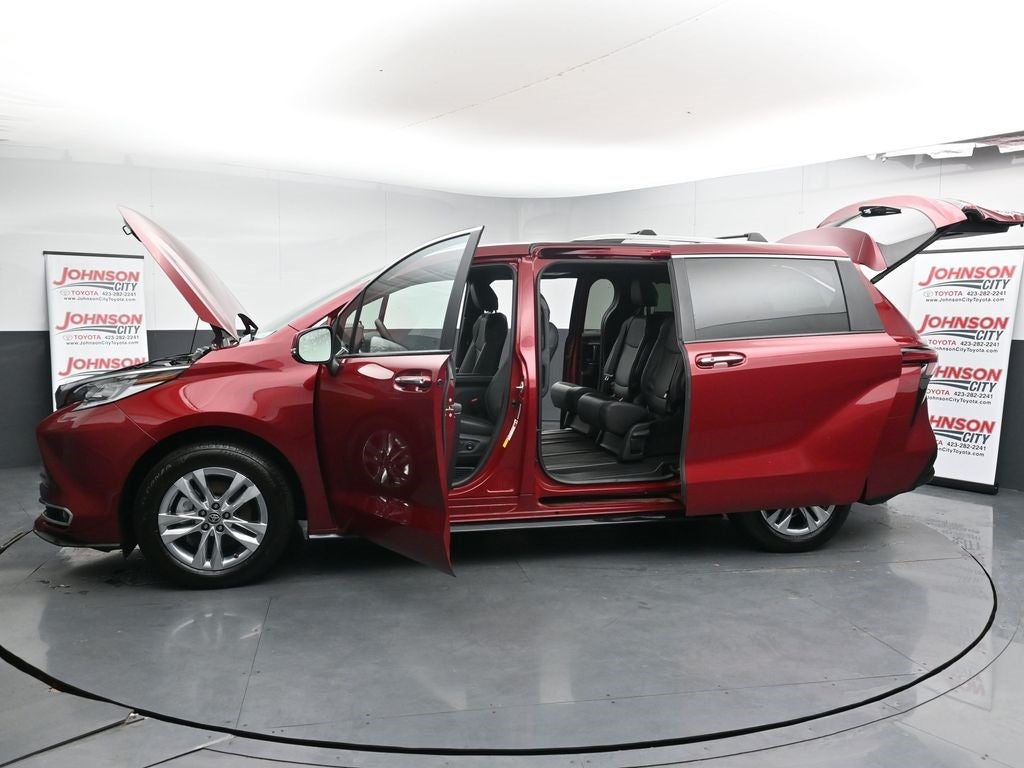 2025 Toyota Sienna Limited 7 Passenger
