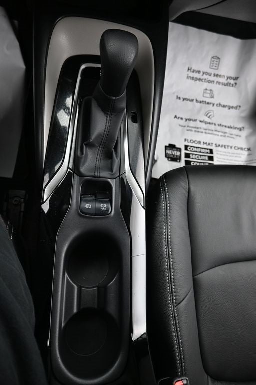 2022 Toyota Corolla LE WITH LEATHER!