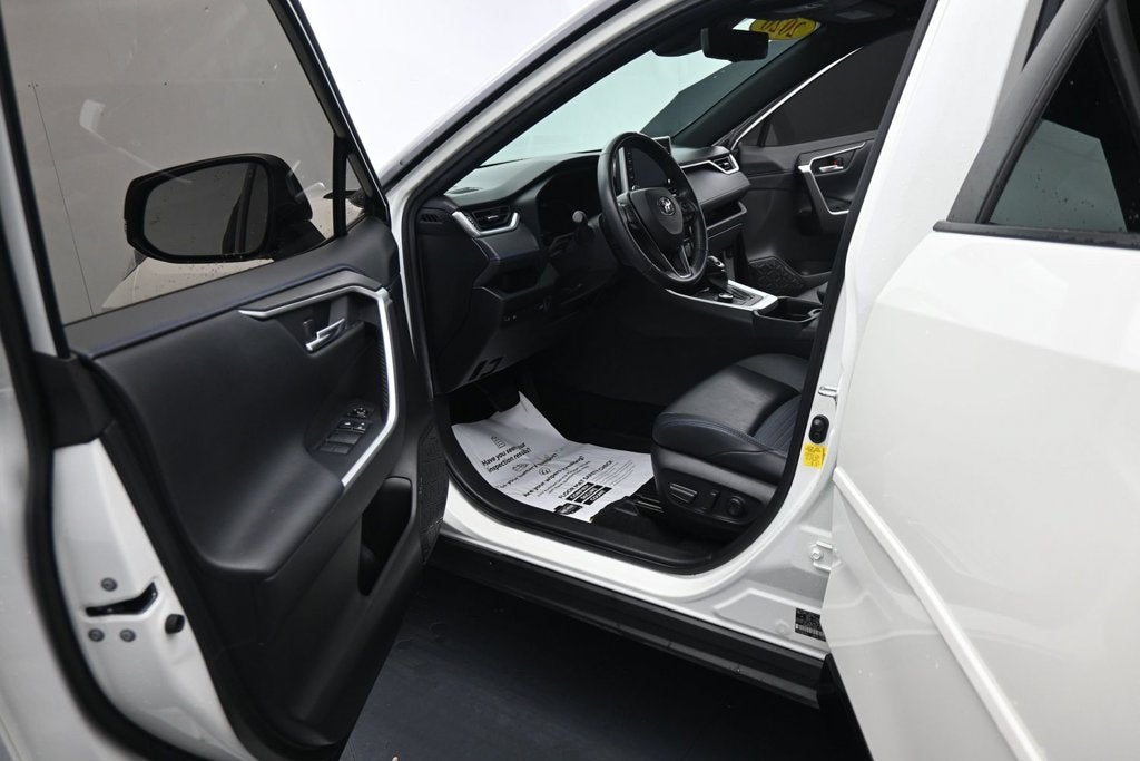 2020 Toyota RAV4 XSE