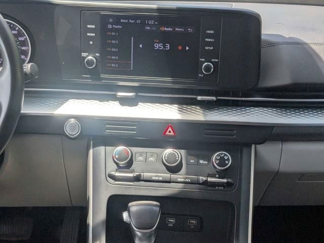 2024 Kia Carnival LX