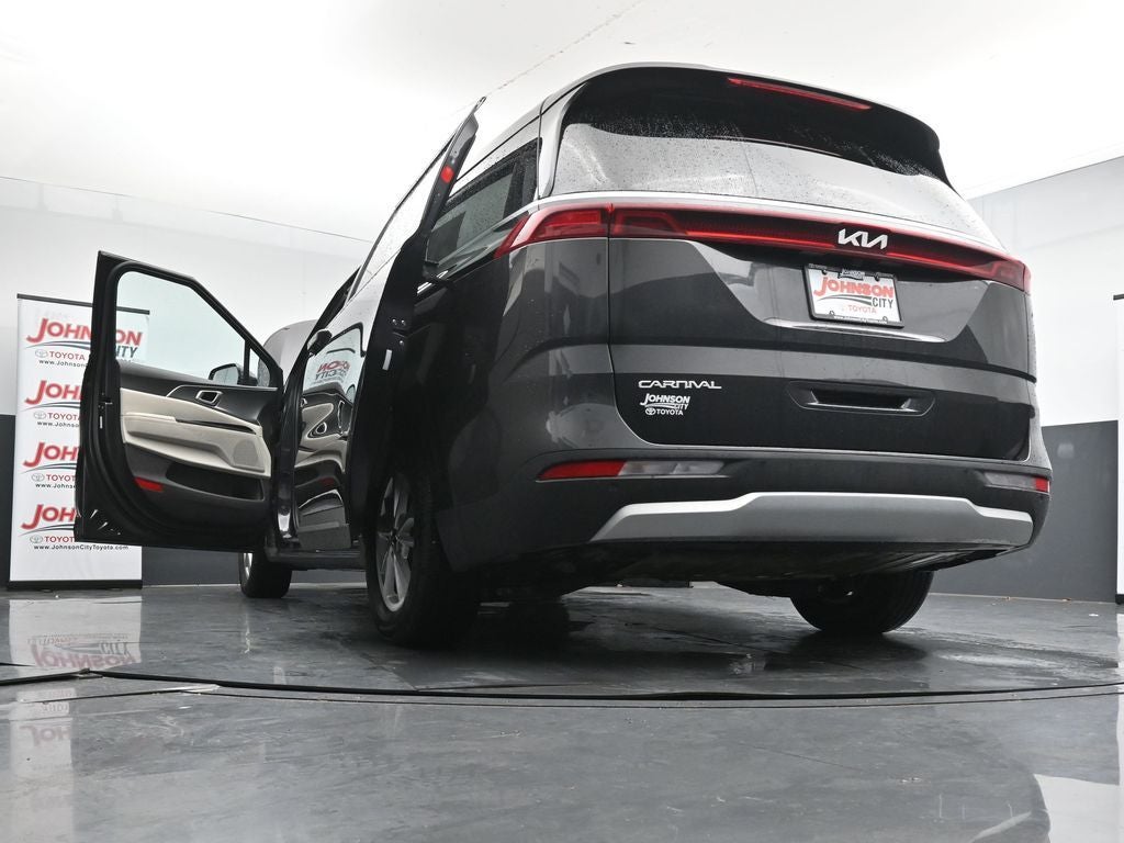 2024 Kia Carnival LX