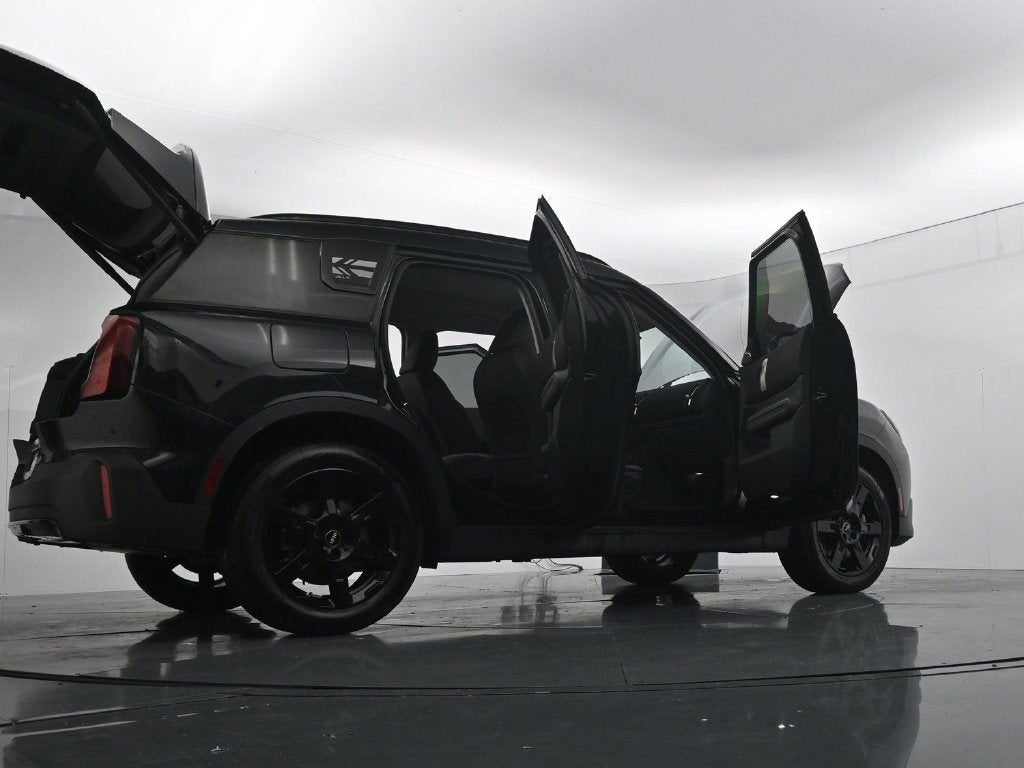 2025 MINI Countryman Signature Plus