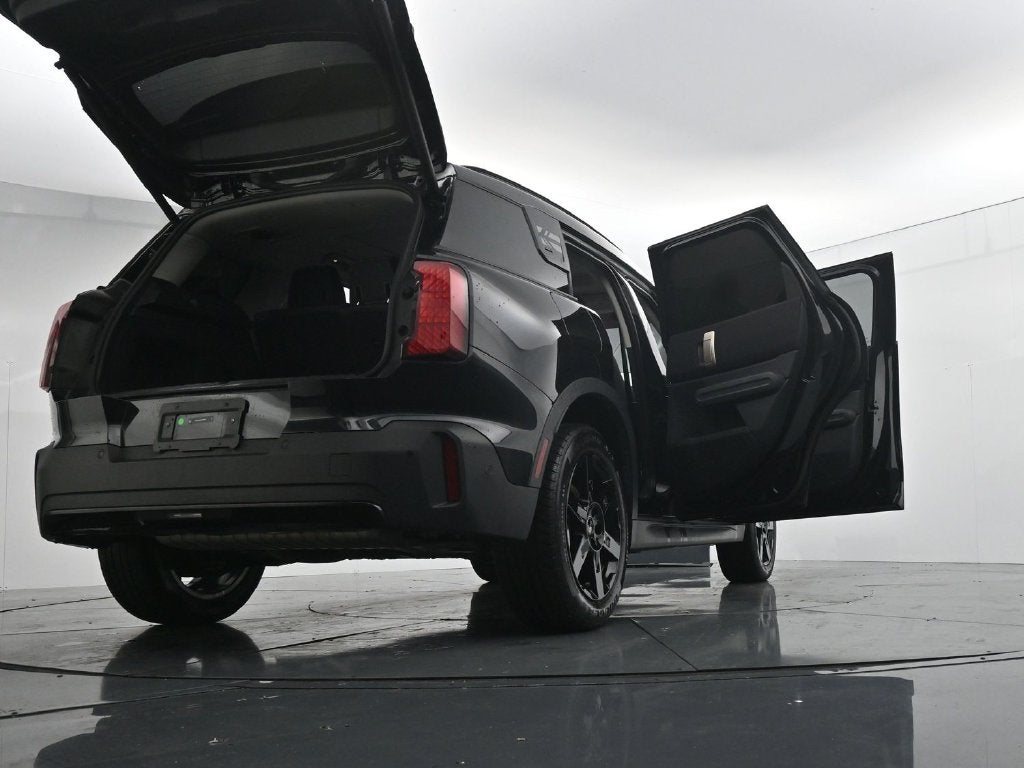 2025 MINI Countryman Signature Plus