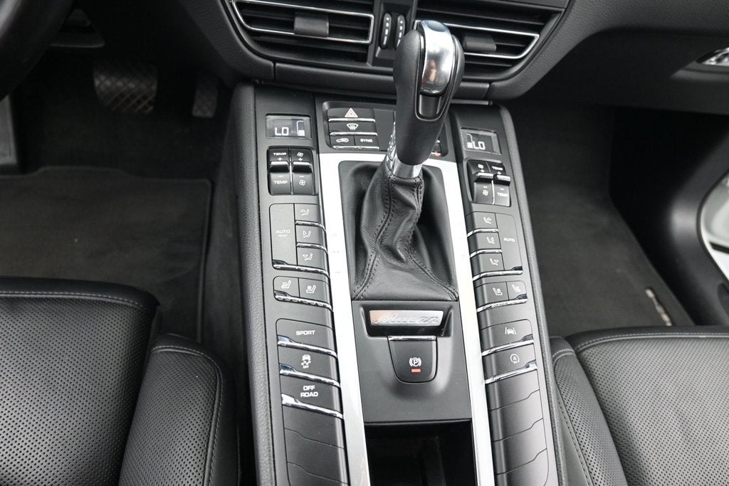 2021 Porsche Macan Base