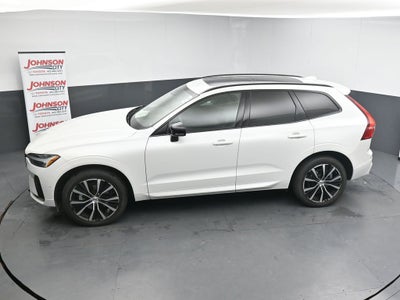 2023 Volvo XC60 B5 Plus Dark Theme
