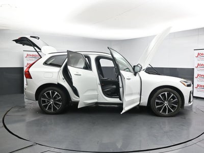 2023 Volvo XC60 B5 Plus Dark Theme