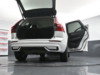 2023 Volvo XC60 B5 Plus Dark Theme