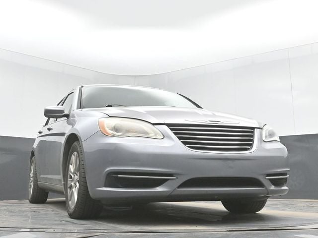 2013 Chrysler 200 LX