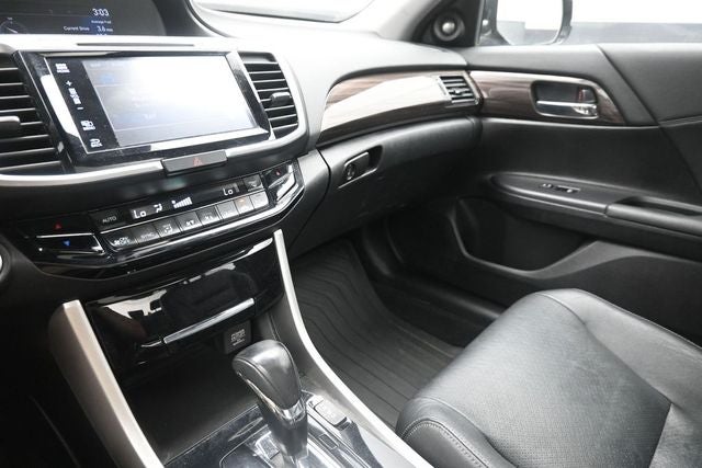 2017 Honda Accord EX-L w/Navigation and Honda Sensing