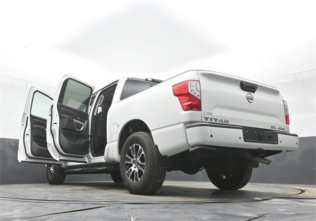 2024 Nissan Titan SV