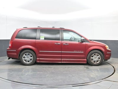 2010 Chrysler Town & Country Limited