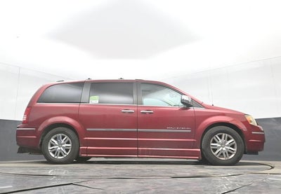 2010 Chrysler Town & Country Limited