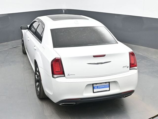 2016 Chrysler 300 S