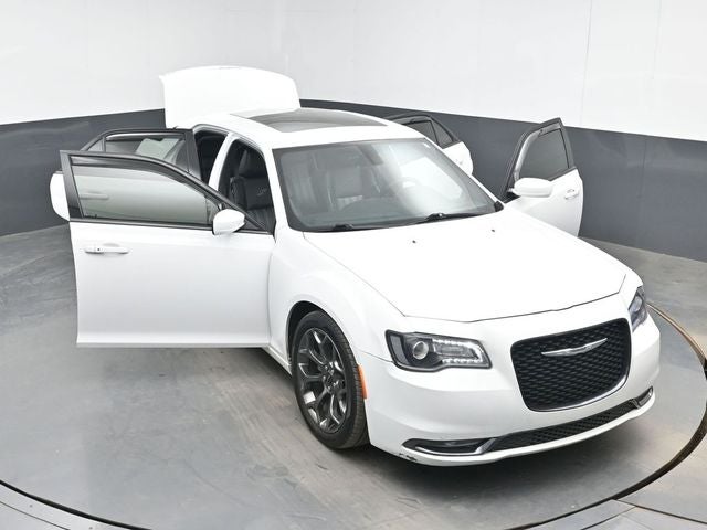 2016 Chrysler 300 S