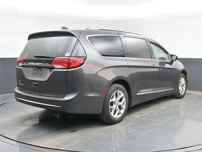 2017 Chrysler Pacifica Touring L Plus