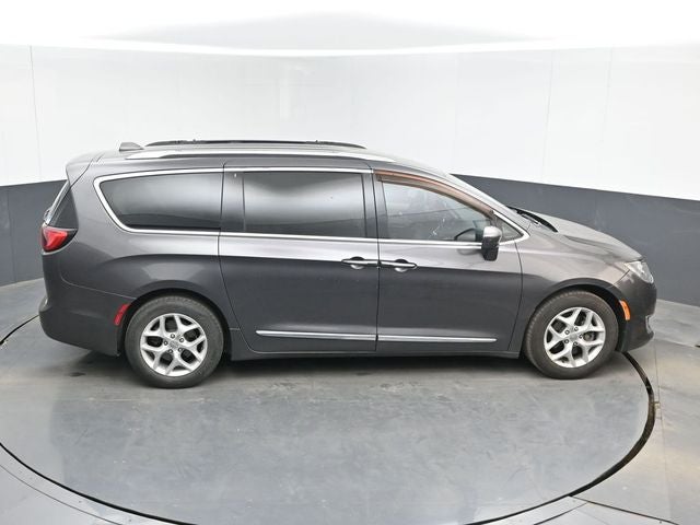 2017 Chrysler Pacifica Touring L Plus
