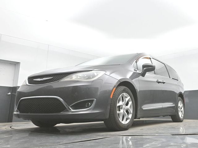 2017 Chrysler Pacifica Touring L Plus