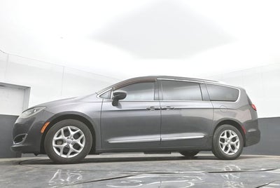 2017 Chrysler Pacifica Touring L Plus