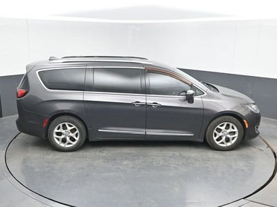 2017 Chrysler Pacifica Touring L Plus