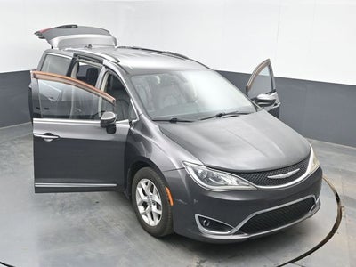 2017 Chrysler Pacifica Touring L Plus