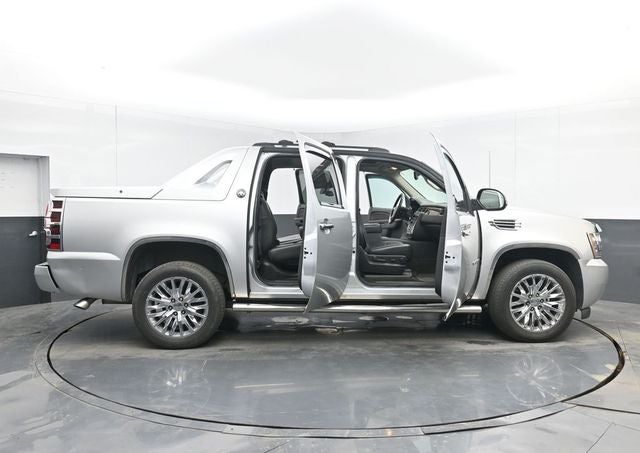 2013 Chevrolet Black Diamond Avalanche LT