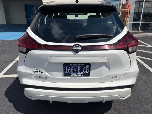 2023 Nissan Kicks SR