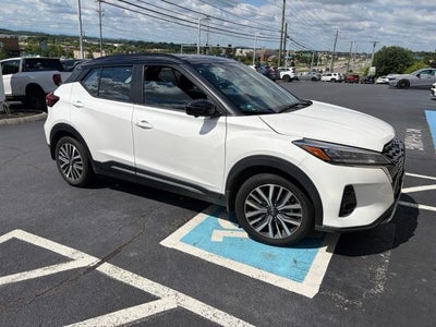 2023 Nissan Kicks SR