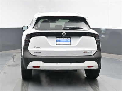 2025 Nissan Kicks SR